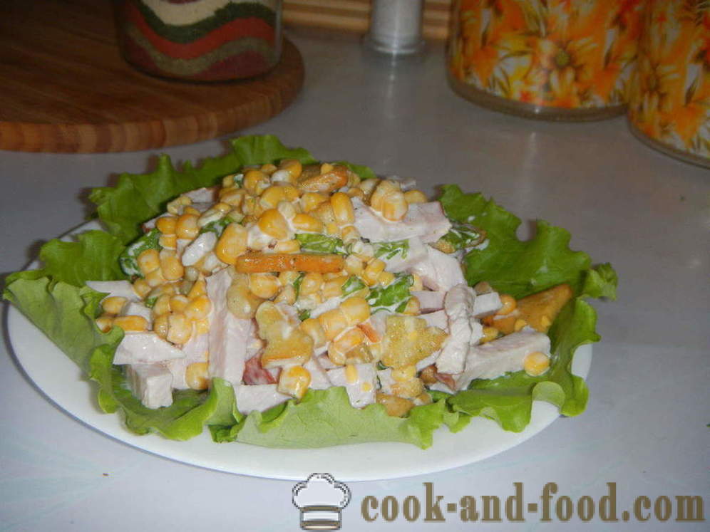 Lahodný salát s krutony a kukuřice - Jak rychle připravit salát s krutony a kukuřice krok za krokem recept fotografiích