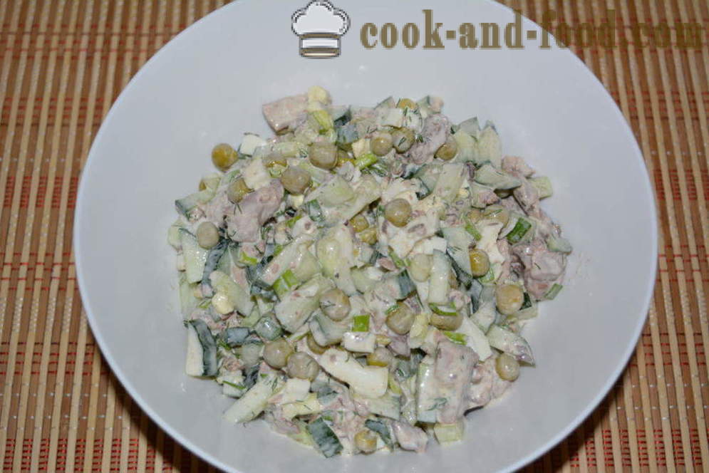 Salát s konzervovaného tuňáka a majonézy - jak připravit salát s konzervovaného tuňáka, krok za krokem recept fotografiích