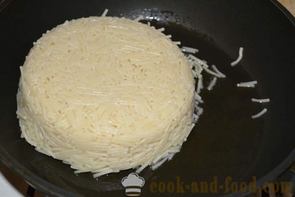 Jak Vařit nudle na ozdobu - jak vařit těstoviny, aby jej slepené, krok za krokem recept fotografiích