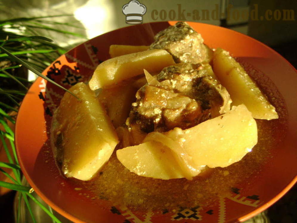 Bramborový guláš s hovězí játra - jak vařit guláš brambor s játry v pánvi, krok za krokem recept fotografiích