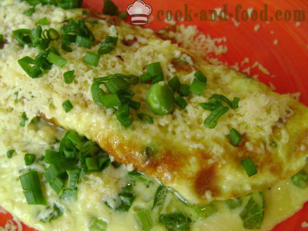 Lush míchaná vejce s mlékem, špenát a hrách - jak se dělá nadýchané omelety na pánvi, se krok za krokem recept fotografiích