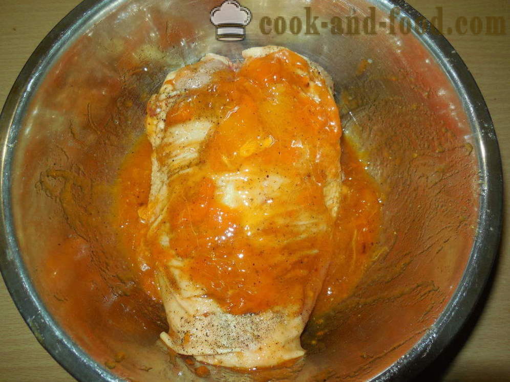 Šťavnaté kuřecí prsa pečená v troubě - jak vařit kuřecí prsa v troubě, se krok za krokem recept fotografiích