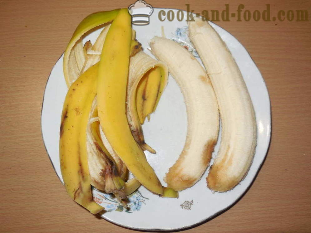Banány pečené v troubě s ořechy a cukrem - jako pečených banánů v troubě dezert, krok za krokem recept fotografiích