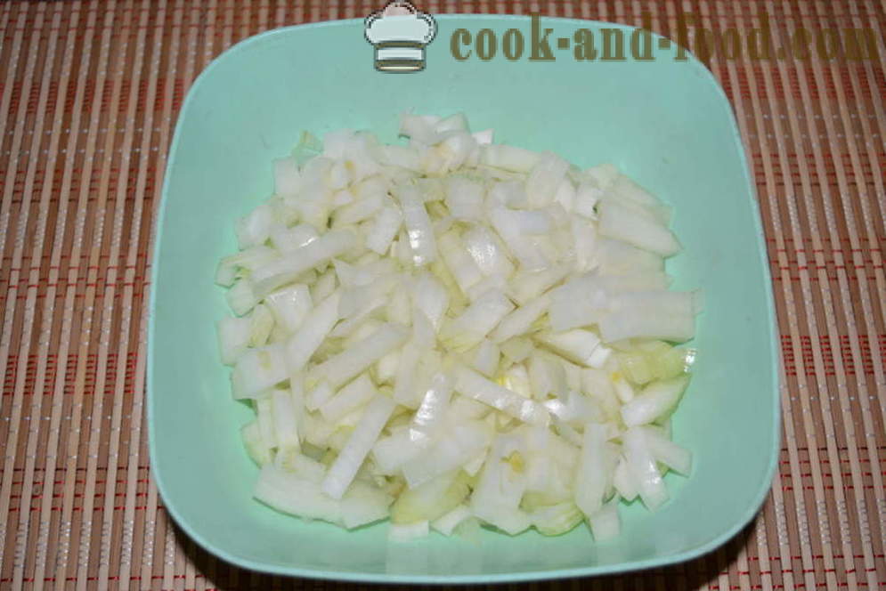 Cibulový salát cibule s vejcem a majonézou - jak vařit cibuli salát, krok za krokem recept fotografiích