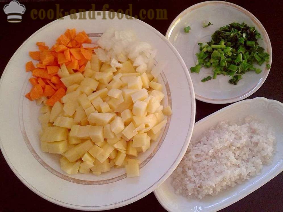 Jednoduchá polévka s masovými kuličkami a rýže - jak vařit polévku s masovými kuličkami v multivarka, krok za krokem recept fotografiích