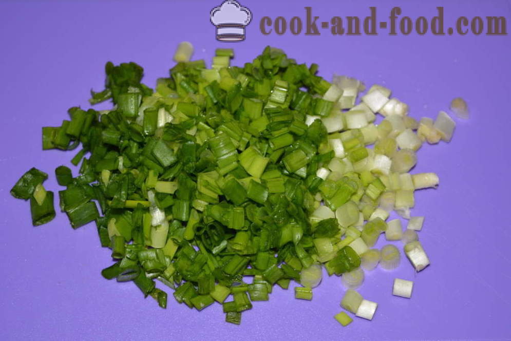 Salát s červenými fazolemi a konzervované klobása - Jak připravit salát s fazolemi a uzenou klobásou, krok za krokem recept fotografiích