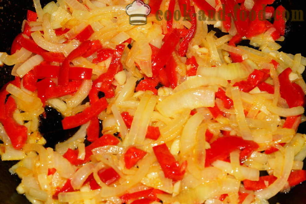 Hovězí Stroganoff bez zakysanou smetanou a rajčatovým protlakem - jak vařit lahodný hovězí Stroganov s omáčkou, krok za krokem recept fotografiích