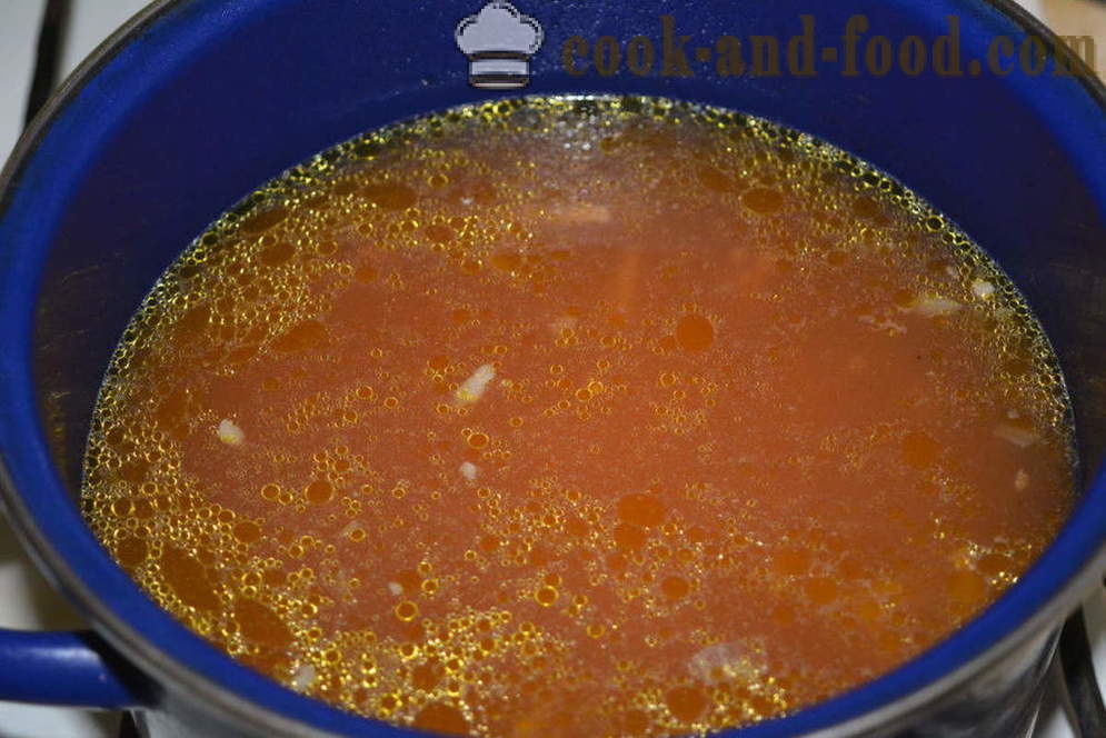 Maso polévka s masem a knedlíky z mouky a vajec - jak vařit polévku s mletým masem s knedlíky, krok za krokem recept fotografiích