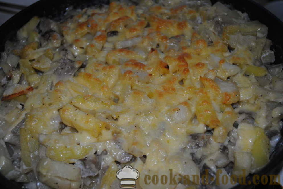 Pečené brambory se sýrem a houbami - obě chutné pečené brambory v troubě, se krok za krokem recept fotografií