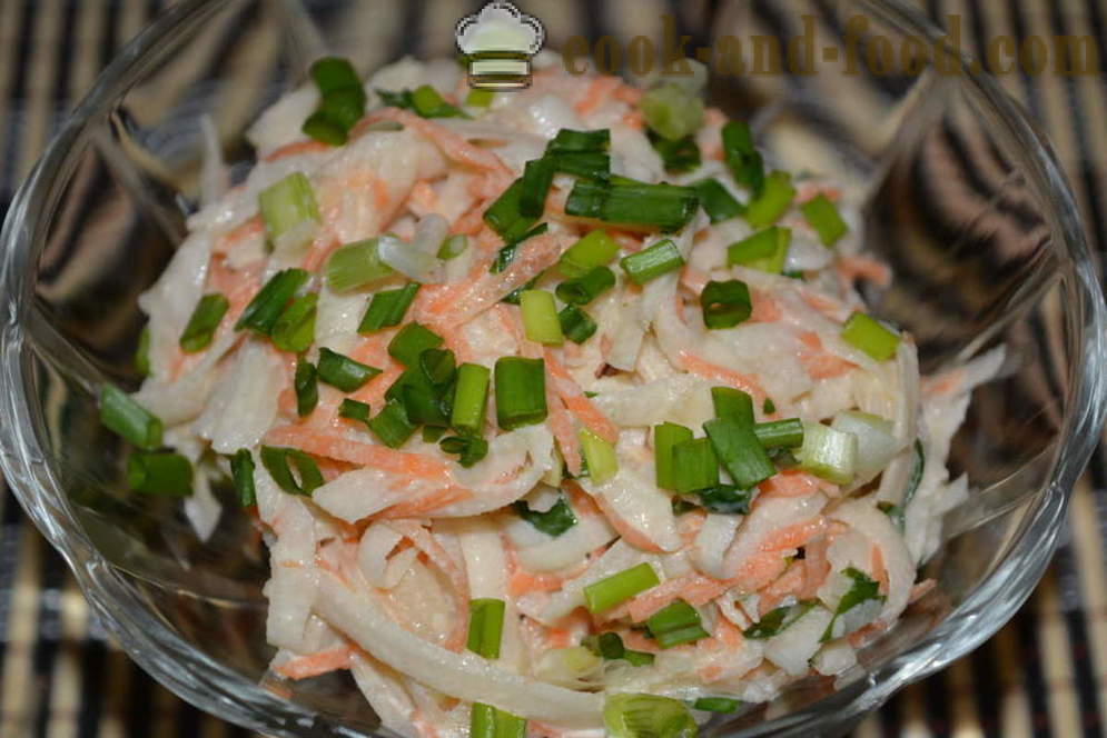 Chutný salát z artyčoků a mrkev a zelené cibule - jak připravit salát z artyčoků a mrkví recept s fotkou