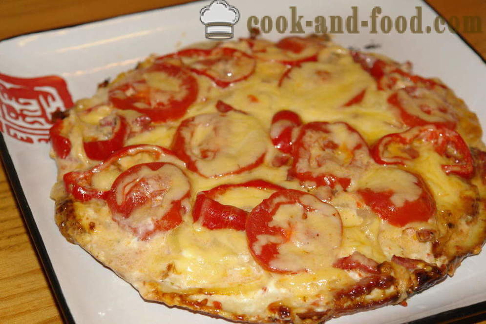 Nekvašené rychlou pizzu v pánvi po dobu 10 minut - jak vařit pizzu v pánvi rychle, krok za krokem recept fotografiích