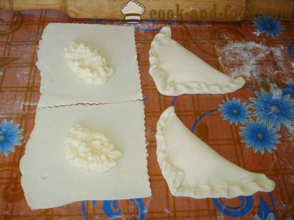 Pusinky s sýr z listového těsta - krok za krokem, jak udělat listové těsto se sýrem v troubě, recept s fotkou