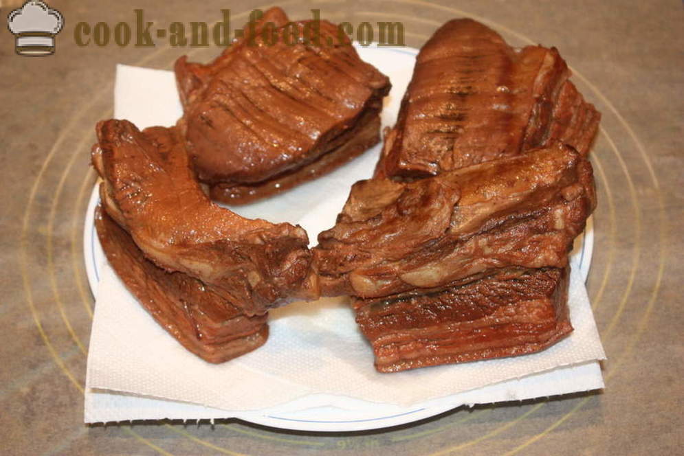 Bacon v cibulové kůžích - jak vařit slaninu v cibulové kůžích, krok za krokem recept fotografiích