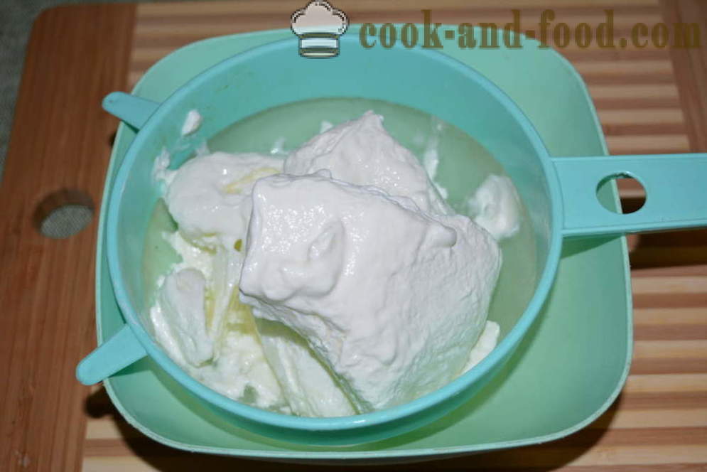 Tvaroh mraženého jogurtu - jak se dělá sýr z úložiště jogurt doma, krok za krokem recept fotografiích
