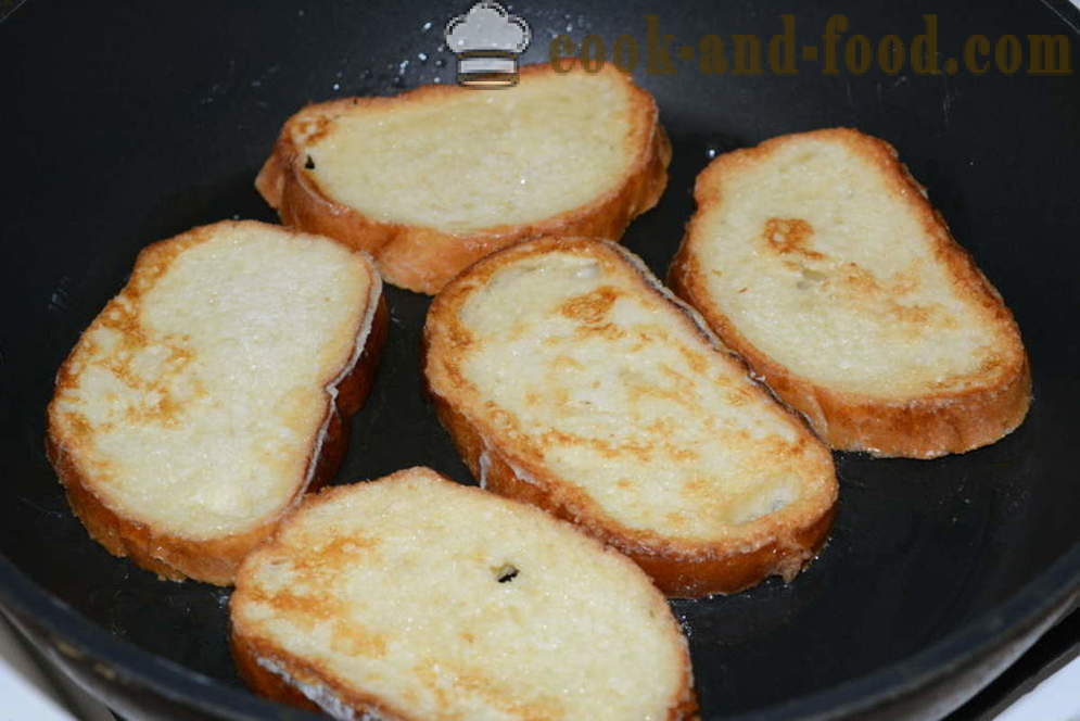 Sladký bochník topinky s vejcem a mlékem v pánvi - jak dělat bochník toast na pánvi, krok za krokem recept fotografiích