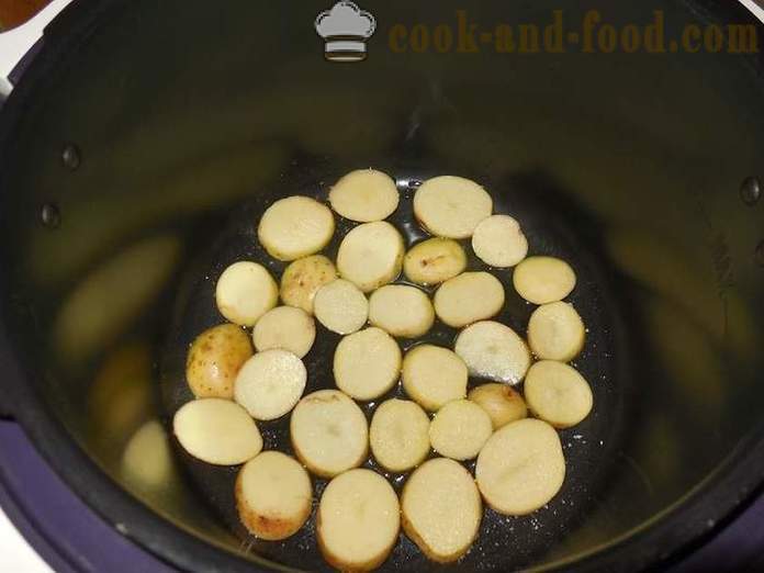 Zeleninový guláš s houbami a bramborami v multivarka - jak vařit rostlinný rendlík - recept s fotografiemi - krok za krokem