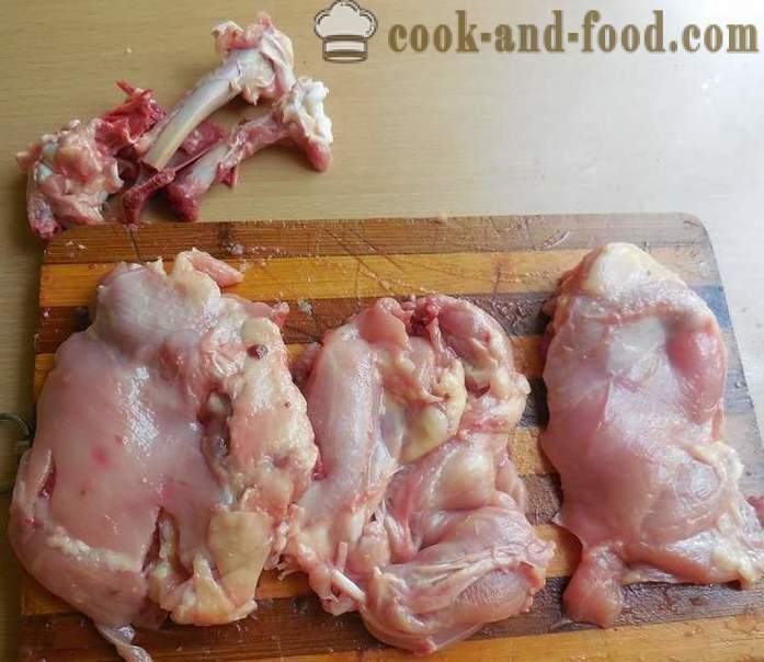 Grilování kuře na grilu - chutné a šťavnaté špízy s kuřecím masem v rajčatové omáčce - krok za krokem recept fotografiích