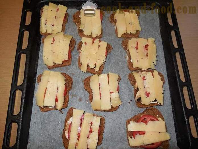 Lahodné teplé sendviče s houby žampiony - recept na horké sendviče v troubě - s fotkami