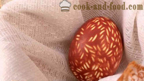 Velikonoční vajíčka barvená s cibulovými slupkami - jak malovat vajíčka v cibulové kůžích, jednoduché způsoby, jak malovat velikonoční.