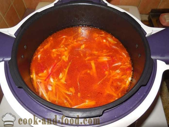 Classic ukrajinský boršč s řepa, fazole a maso - krok za krokem recept s fotografiemi, jak vařit polévku v multivarka.