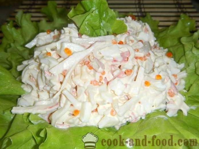 Jednoduchý a lahodný salát s chobotnice, krabí tyčinky a červeným kaviárem - Jak připravit salát z chobotnice s vejcem, krok za krokem recept s fotografiemi.