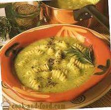 Zeleninová polévka s těstovinami