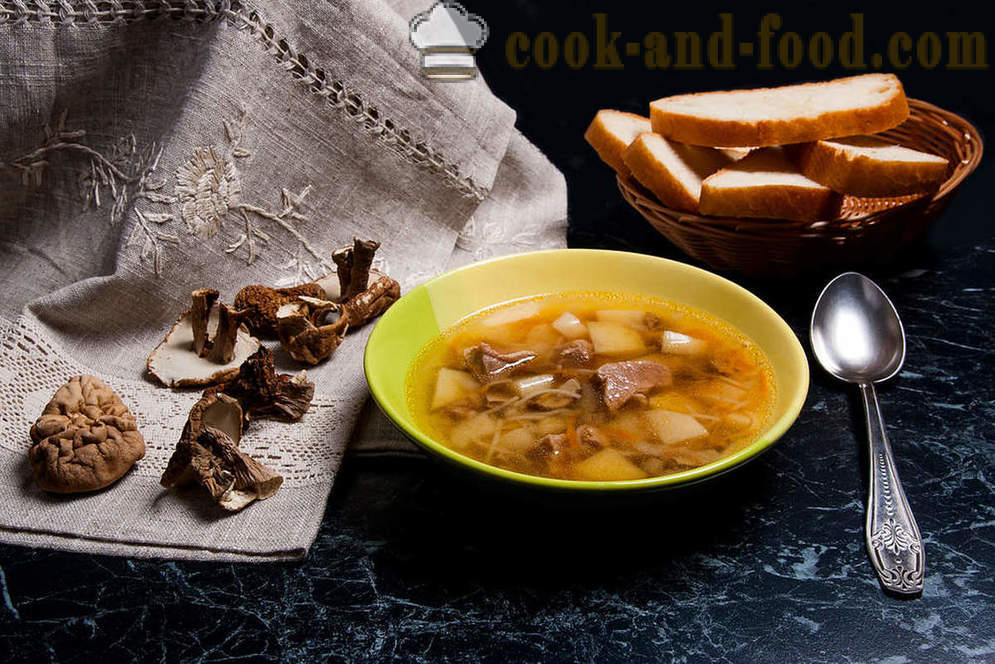 Recept na houbovou polévku s bílými houbami a těstovinami - video recepty doma